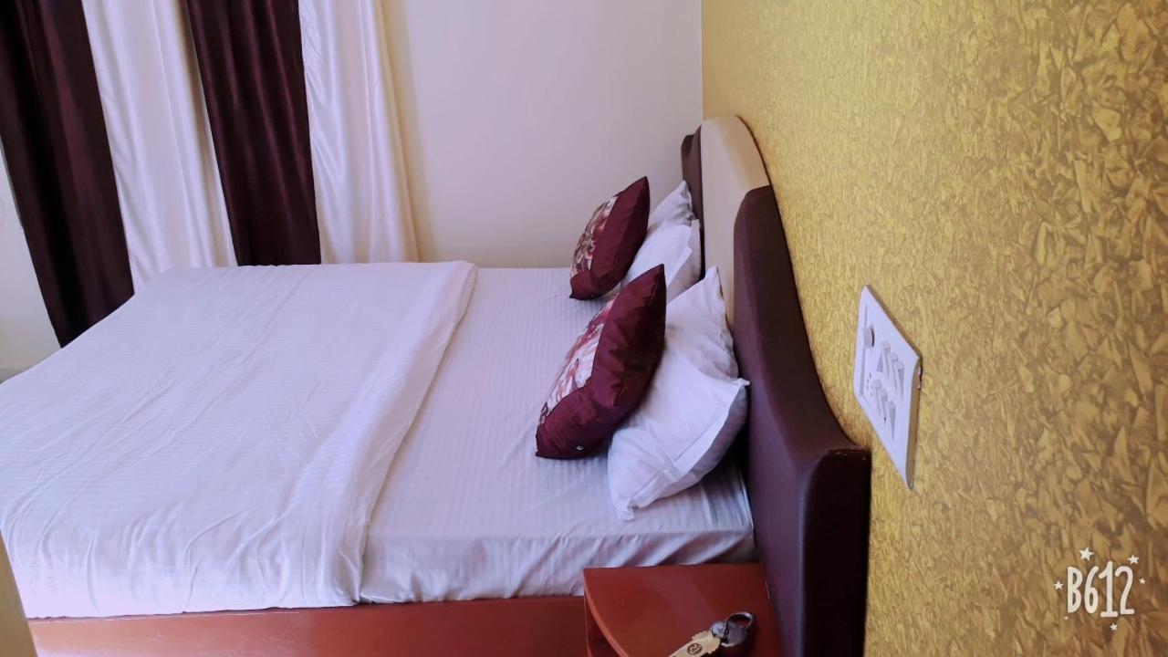 Paradise Hotel For Couples Monte Abu Exterior foto